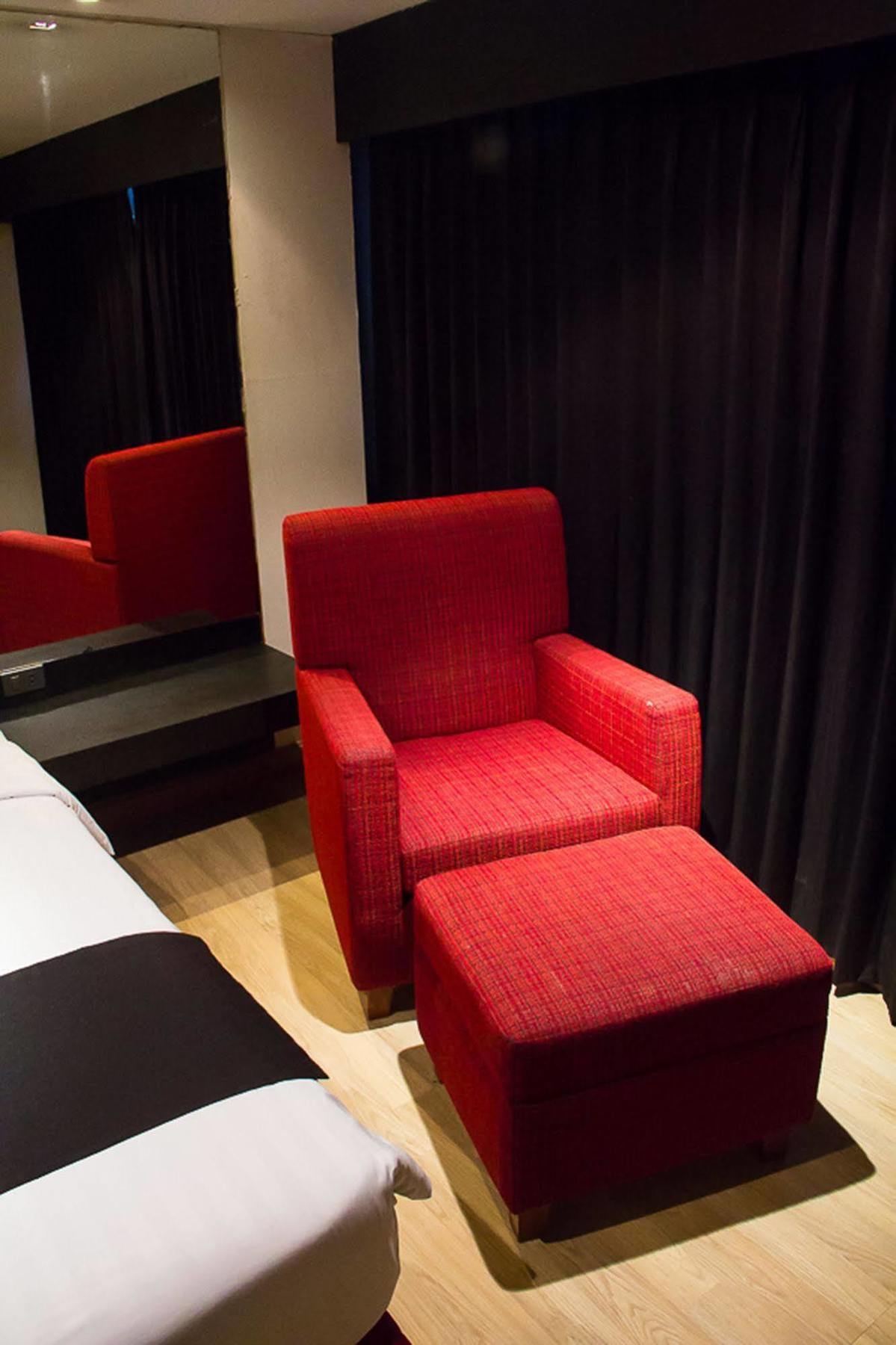 בנגקוק Grand Inn Hotel מראה חיצוני תמונה